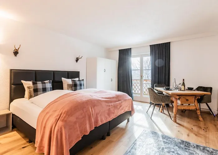 Lovethealps Apartments