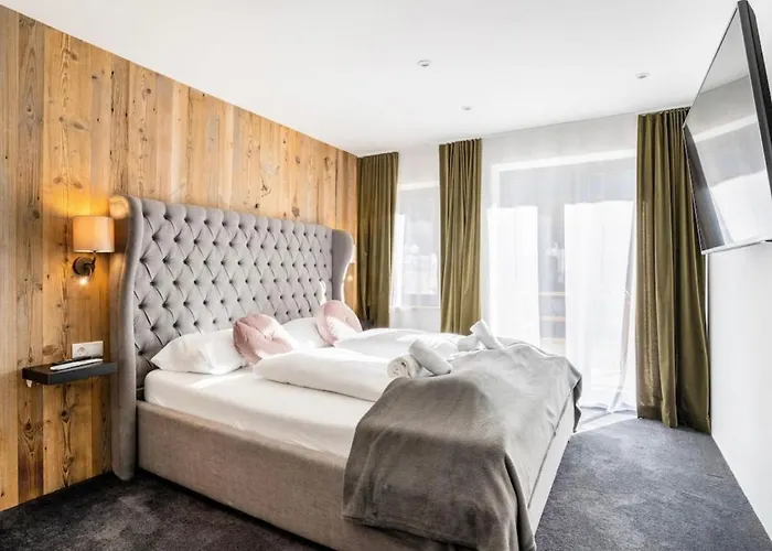 Lovethealps Apartments